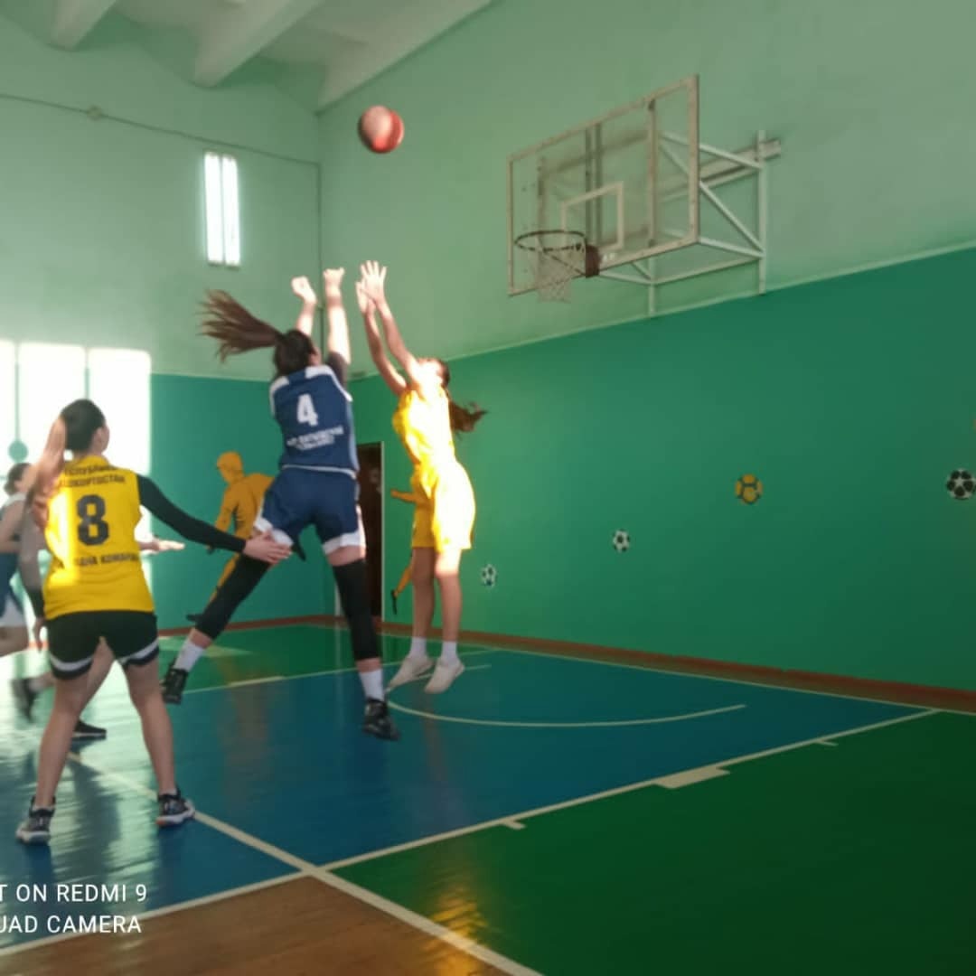 Районные соревнования по баскетболу выявили лучших среди женских команд