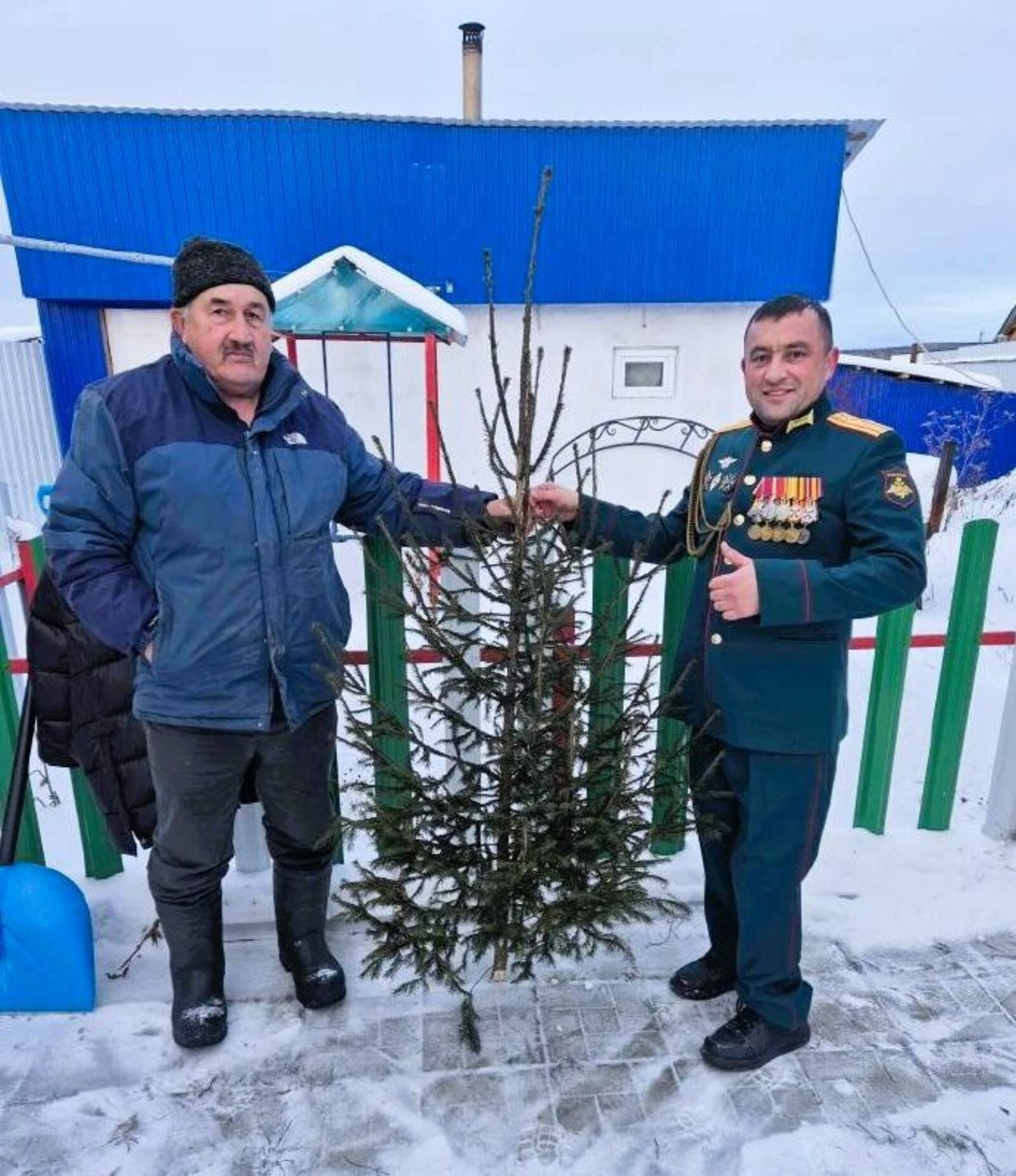 Лесоводы Башкортостана передали семьям участников СВО новогодние ели