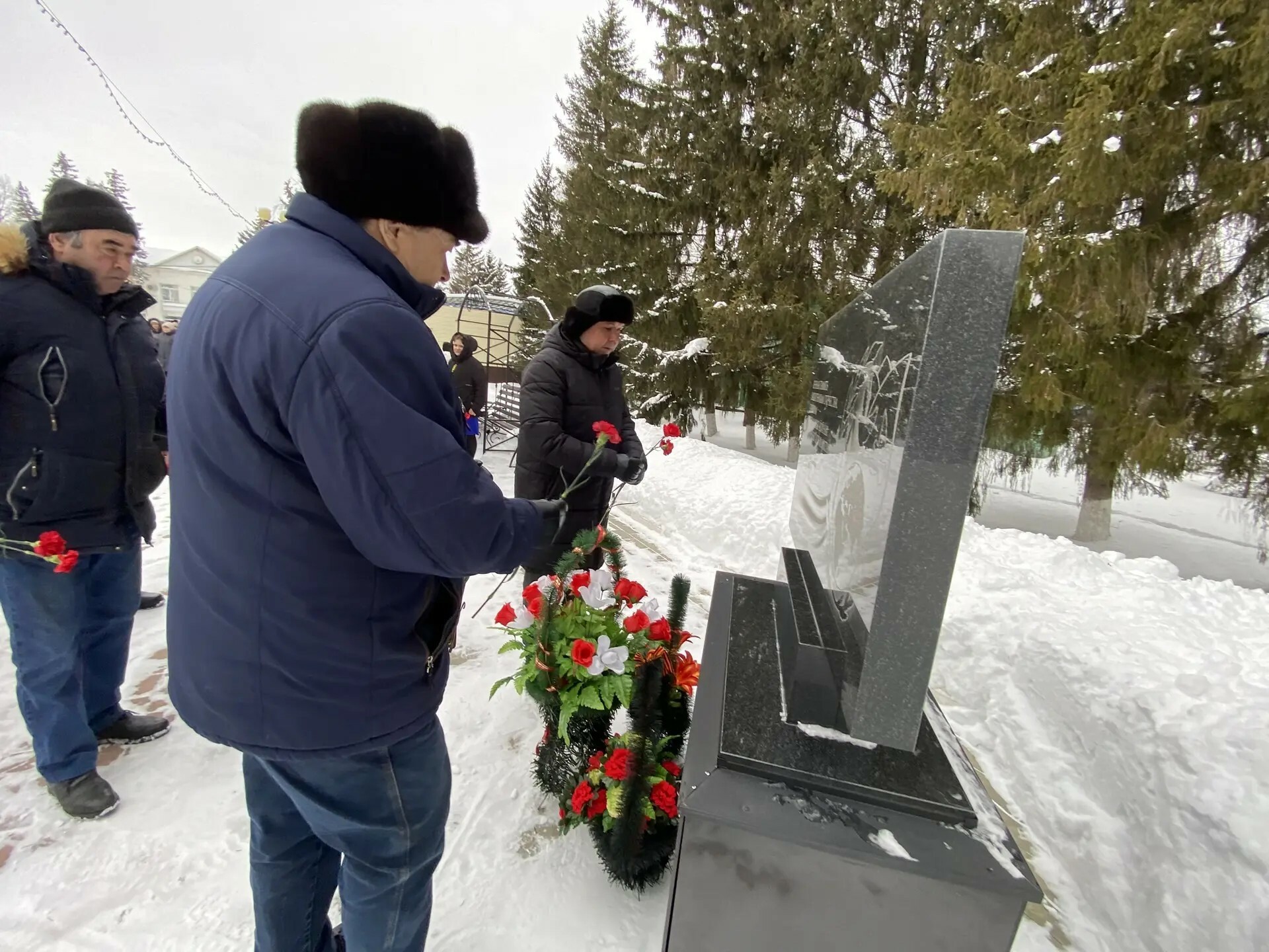 Честь, мужество, Родина