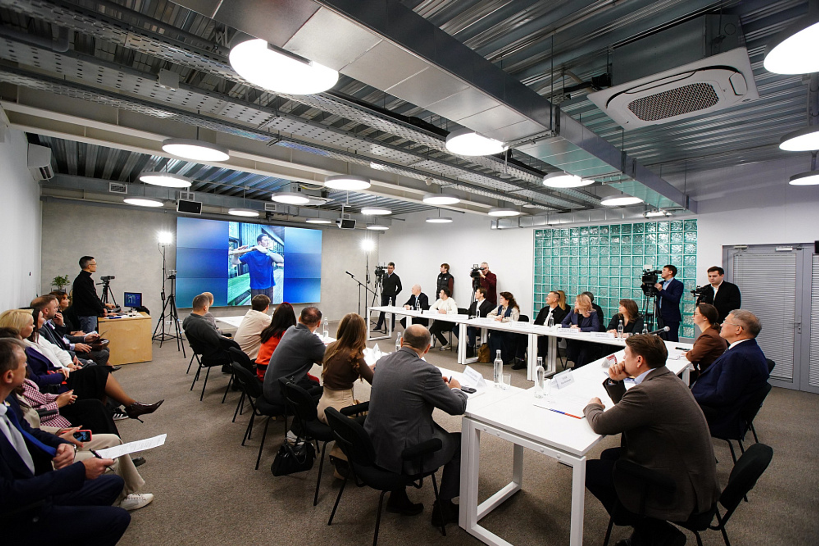 Радию Хабирову представили новые креативные проекты