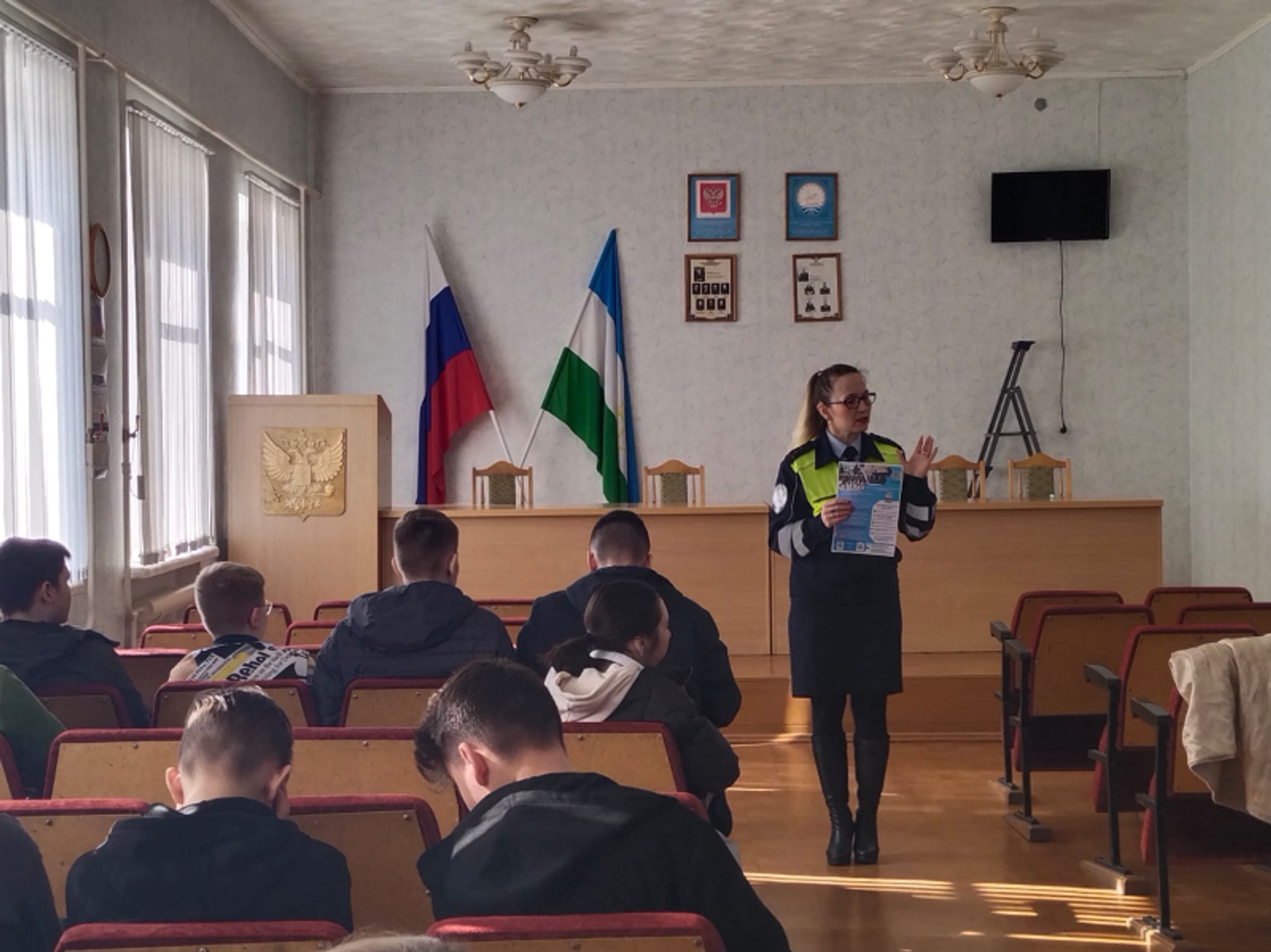 Сотрудники Госавтоинспекции рассказали о главных правилах жизни