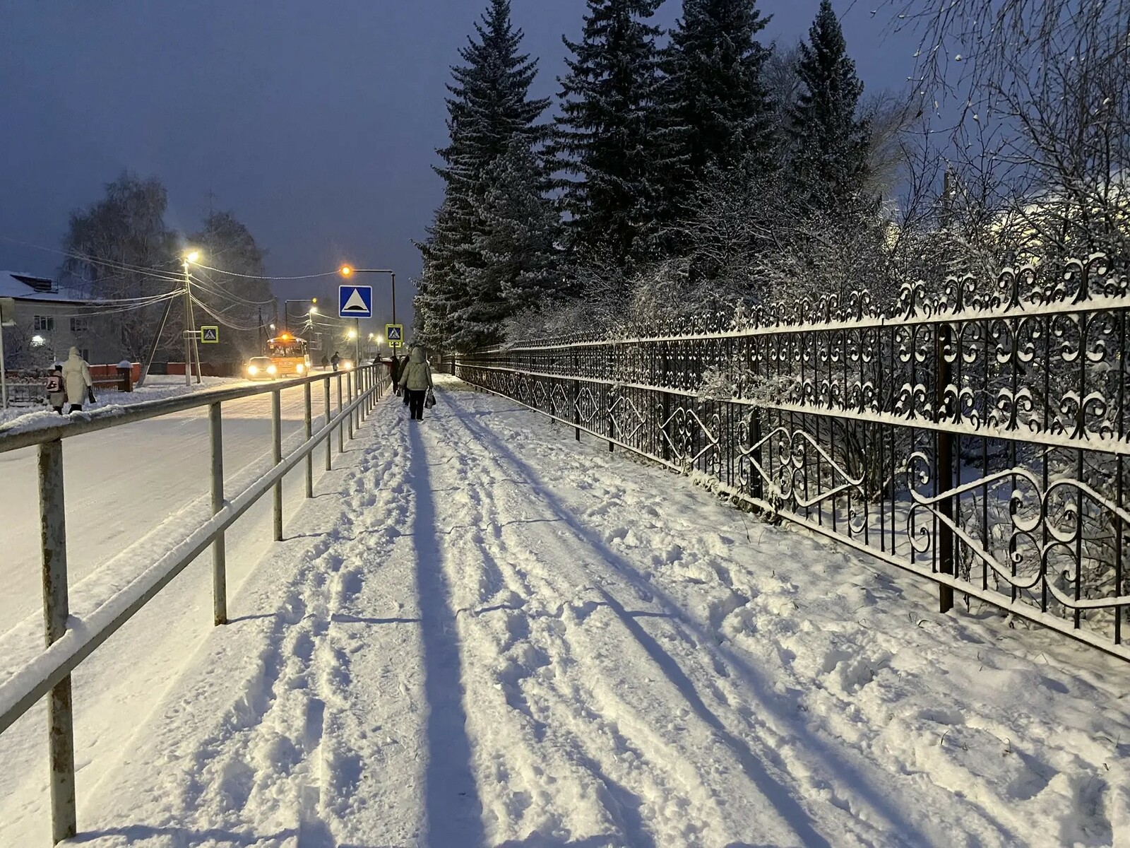 А снег идет...