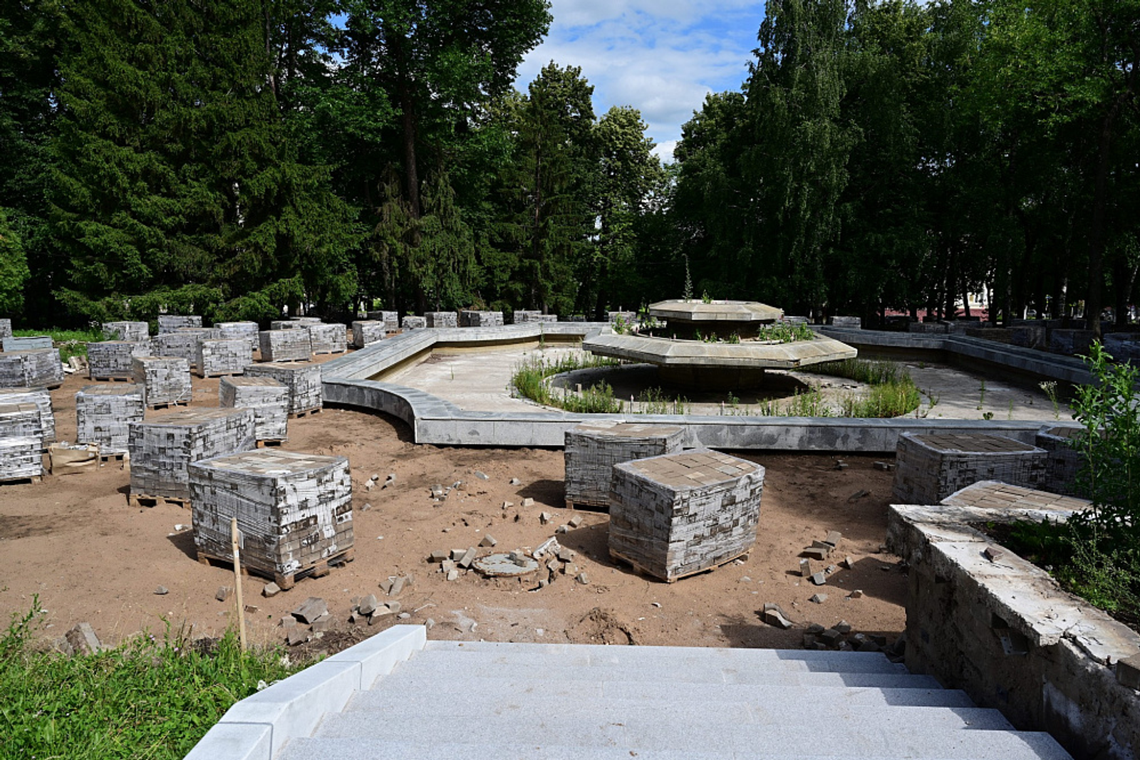 Радий Хабиров ознакомился с ходом благоустройства парка имени Ленина в Уфе