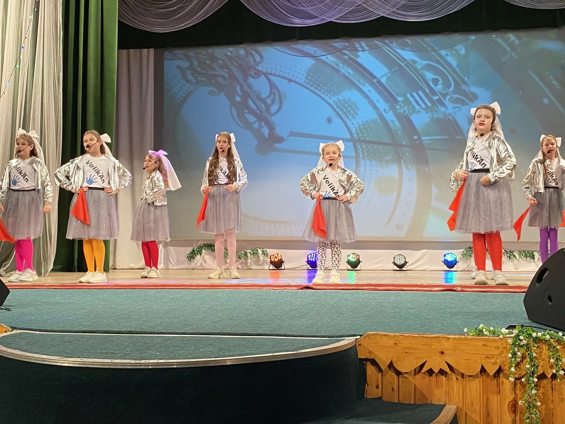 Фото и видеорепортаж с праздничного концерта к 8 марта