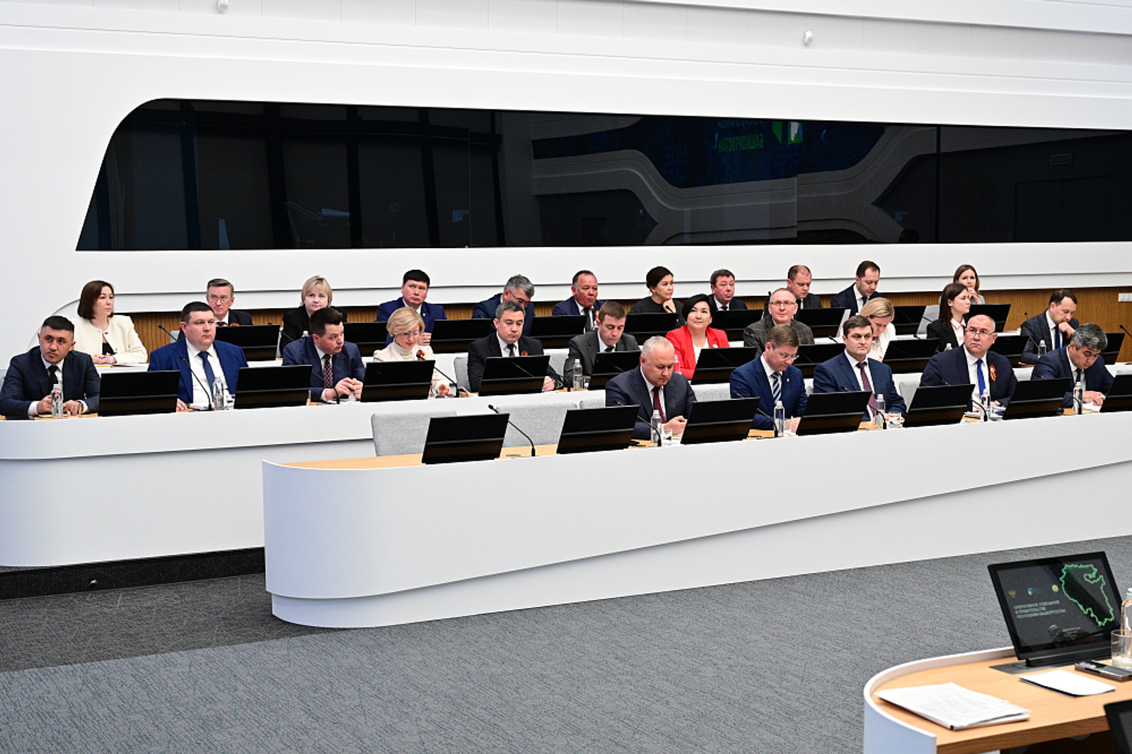 Хабиров поручил главам МО уделить особое внимание организации Дня Победы