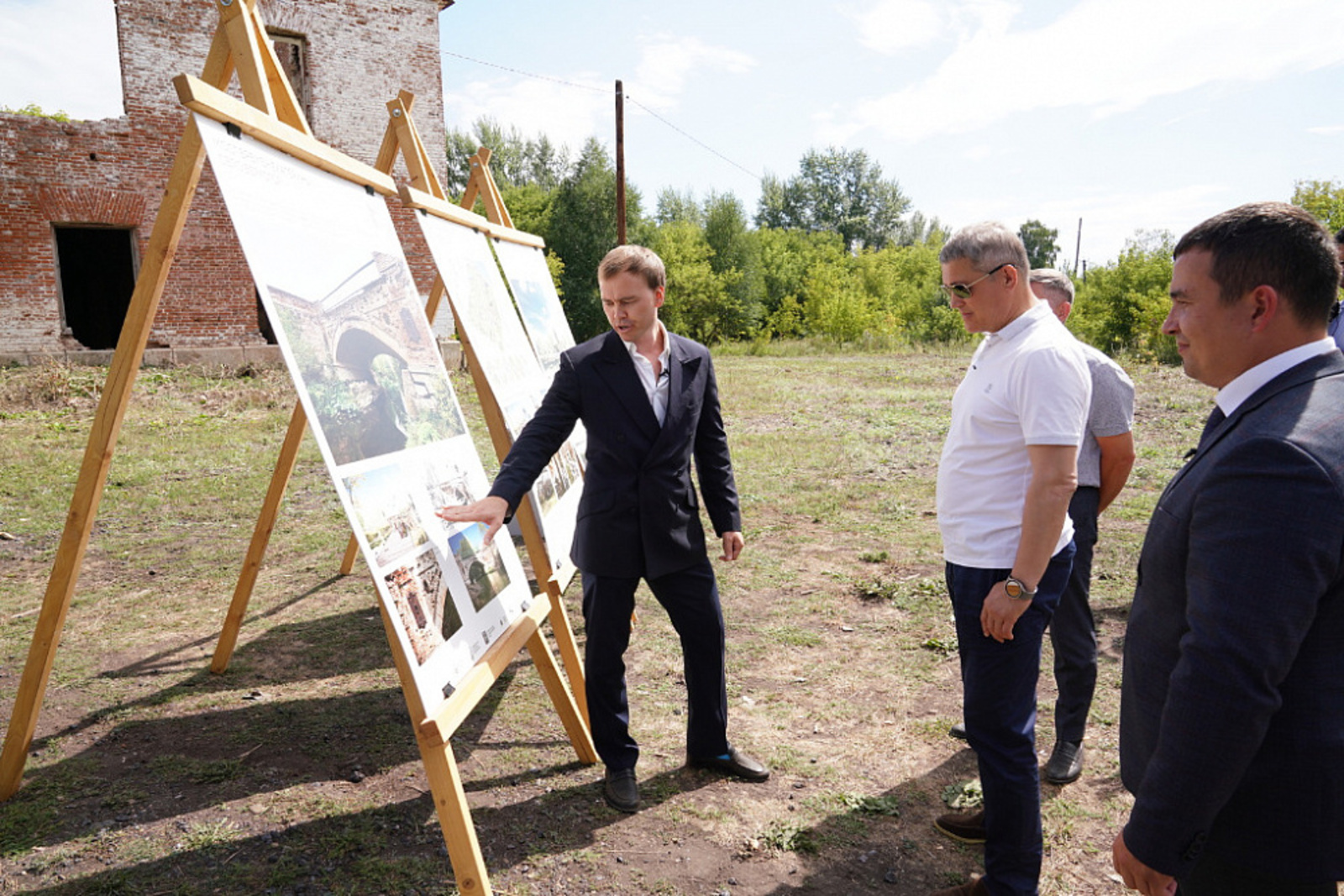 Радий Хабиров ознакомился с проектом благоустройства «Верхотор – театр времён» в Ишимбайском районе