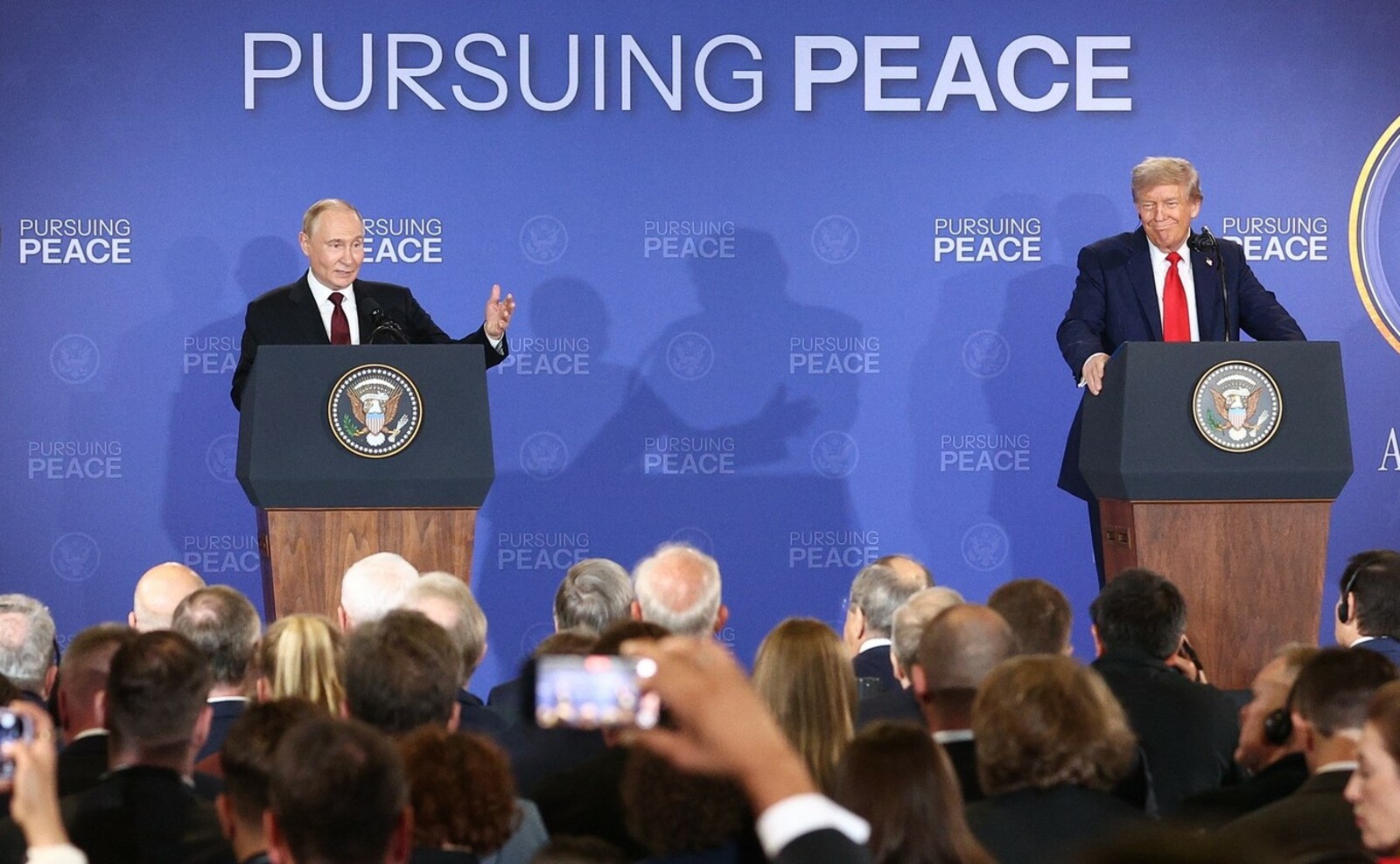 Совместная пресс-конференция Президента России и Президента США