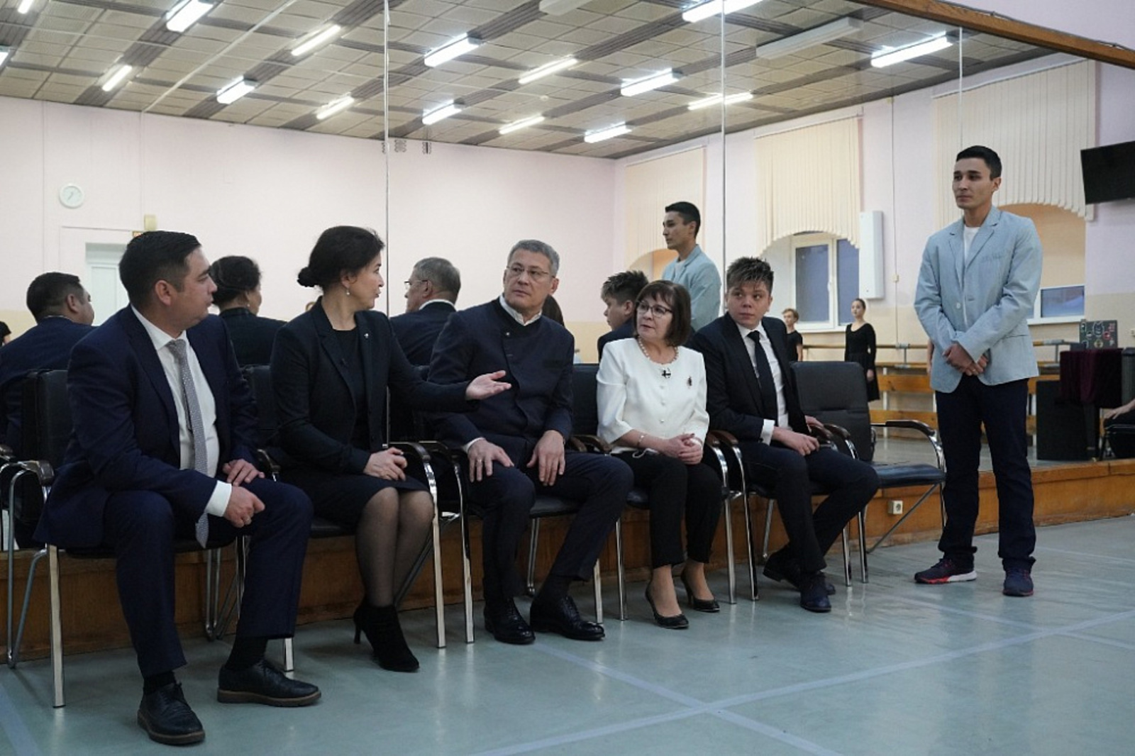 23 декабря в Уфе Глава Башкортостана Радий Хабиров встретился с представителями культуры и искусства республики