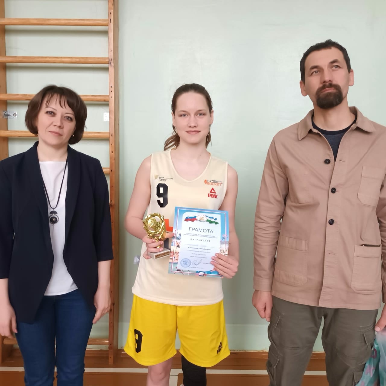 В д. М. Горький прошли соревнования по баскетболу среди женских команд