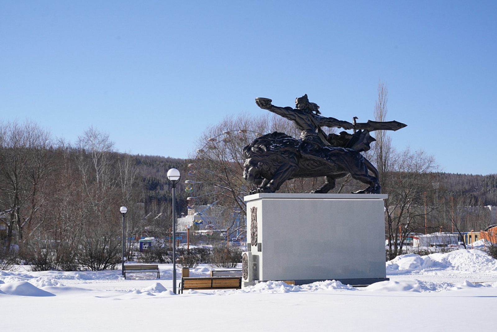 В Учалах завершают благоустройство Парка культуры и отдыха