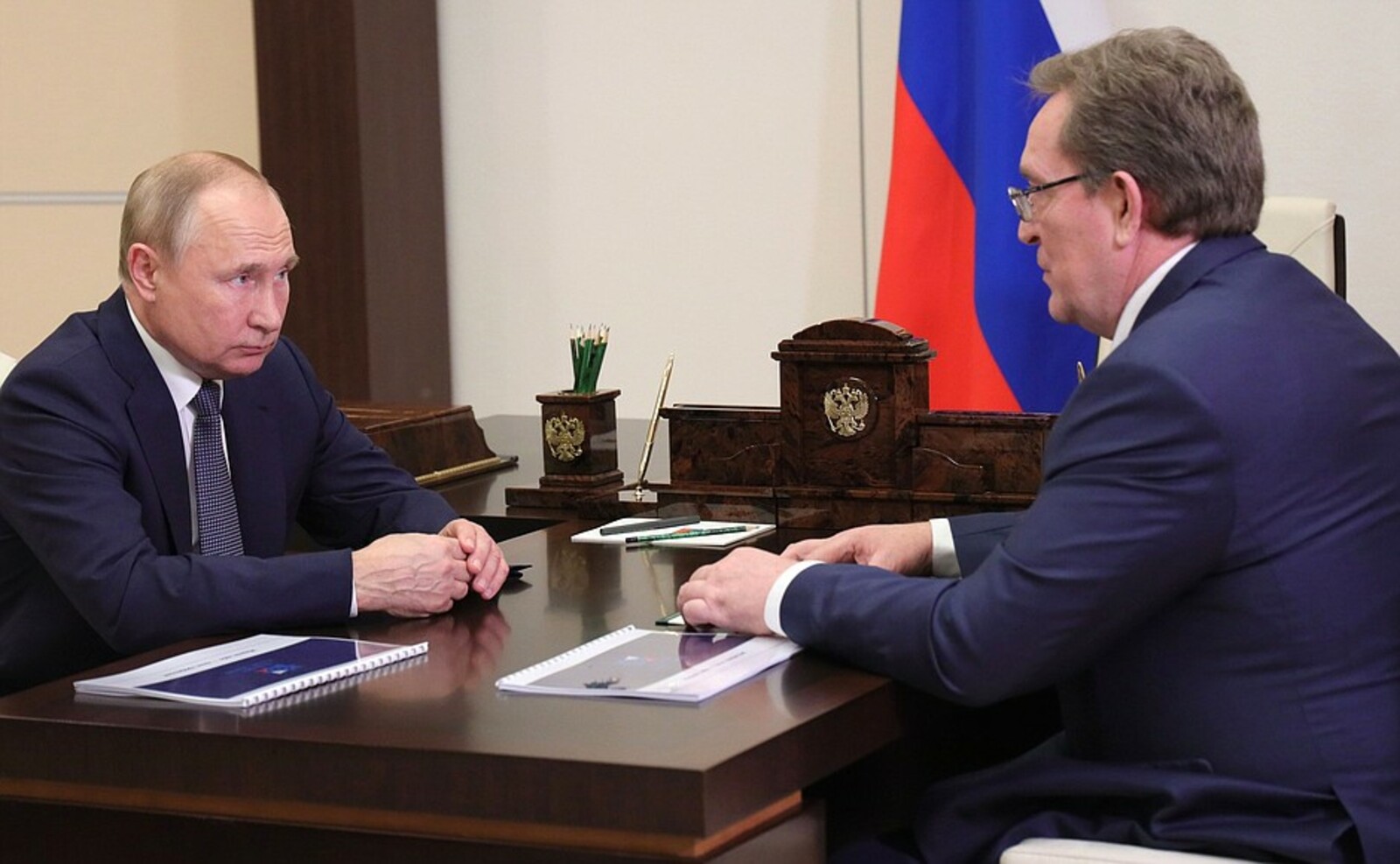 В. Путин встретился с генеральным конструктором концерна ВКО «Алмаз-Антей» Павлом Созиновым