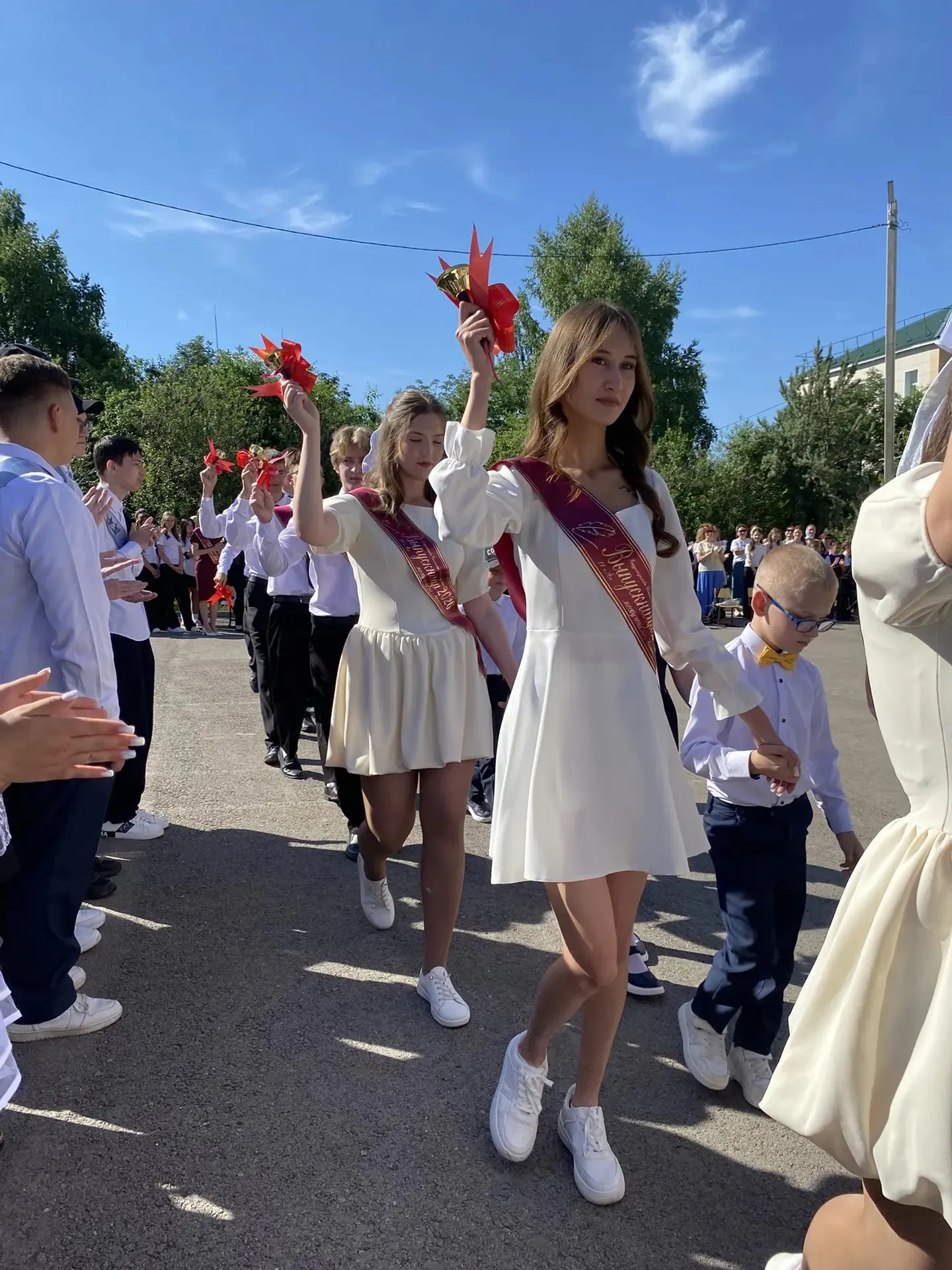 Последний звонок в МОБУ СОШ№1 с.Архангельское