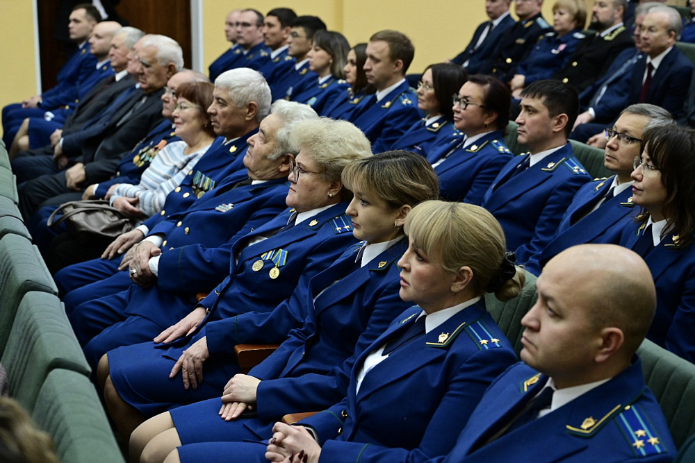 Радий Хабиров поздравил работников прокуратуры с профессиональным праздником