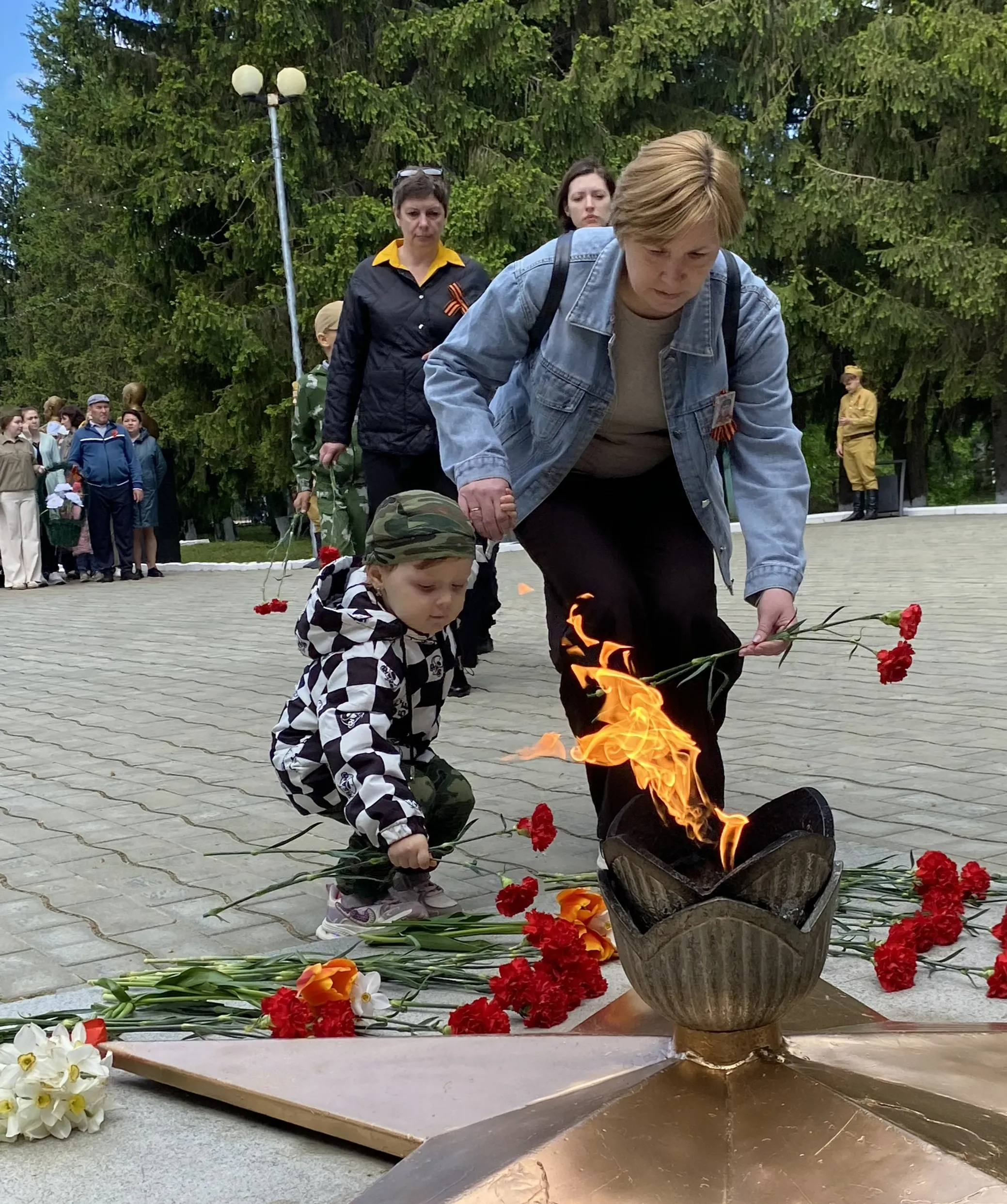 Победа, которую мы не забудем. Фоторепортаж. Возложение.