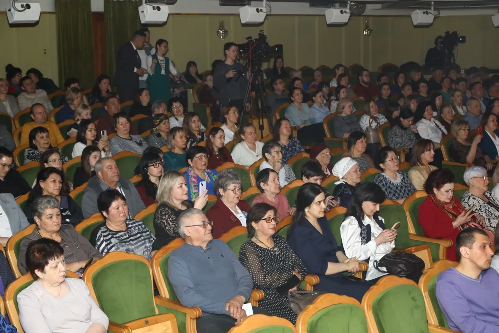 В Уфе для мам воинов СВО организовали благотворительный концерт
