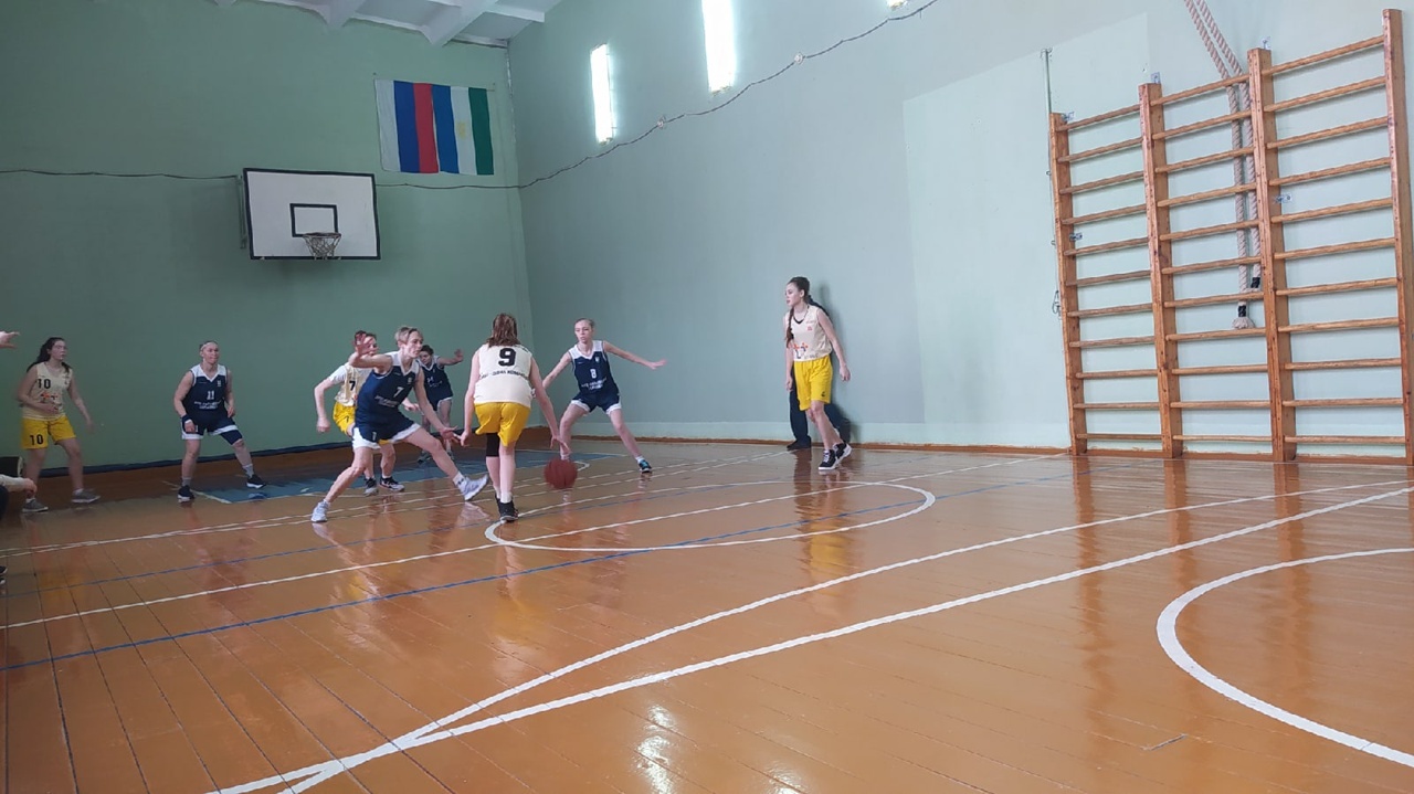 В д. М. Горький прошли соревнования по баскетболу среди женских команд