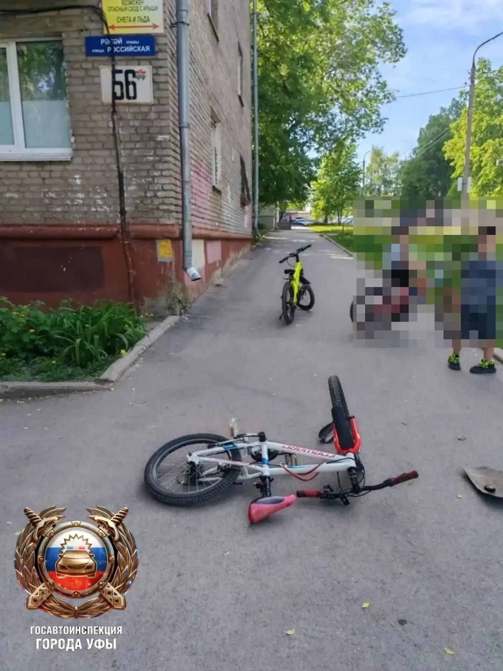 Подросток на велосипеде угодил под колеса машины