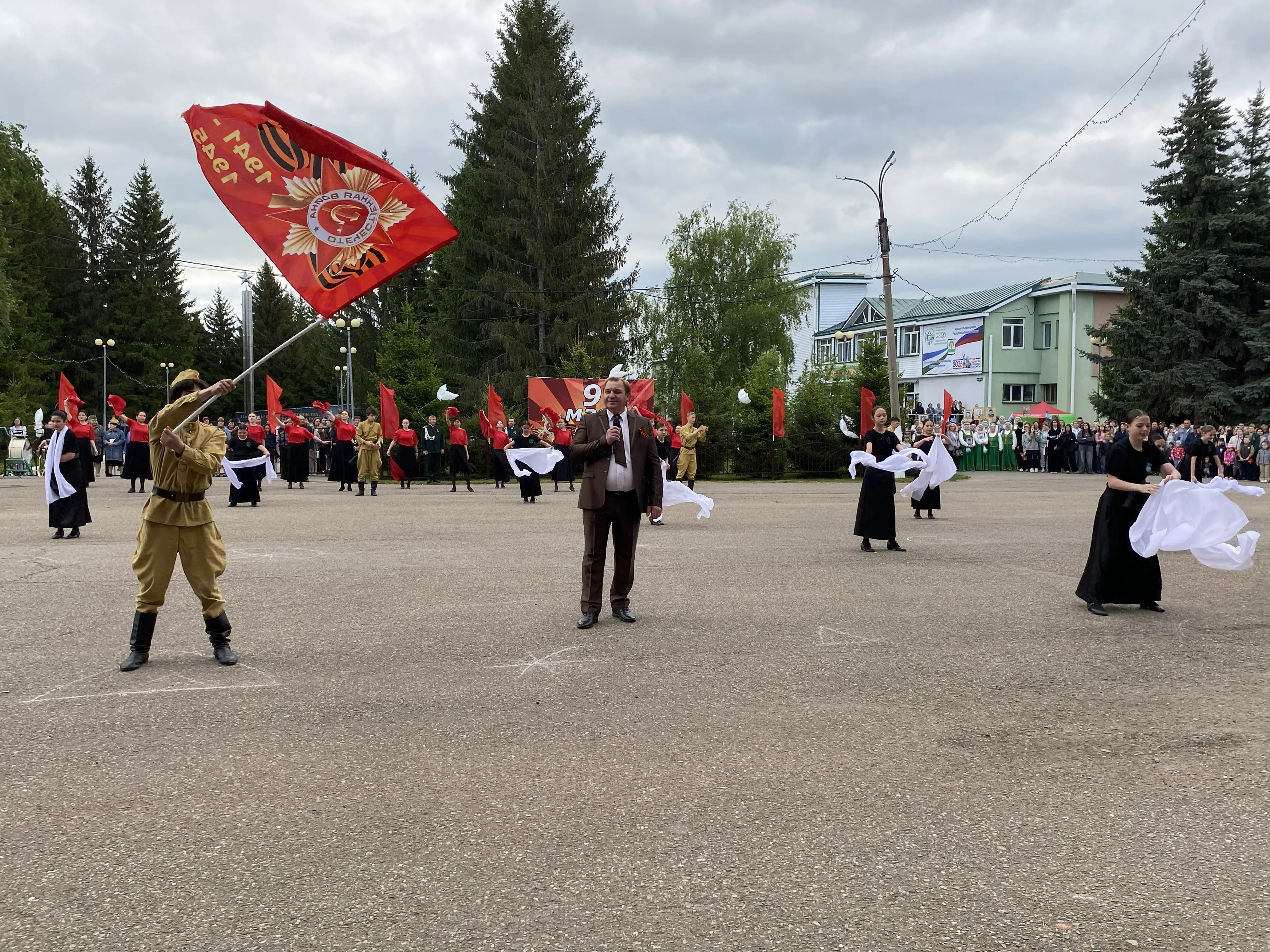 Победа, которую мы не забудем.Фоторепортаж.Театрализованное представление и марш