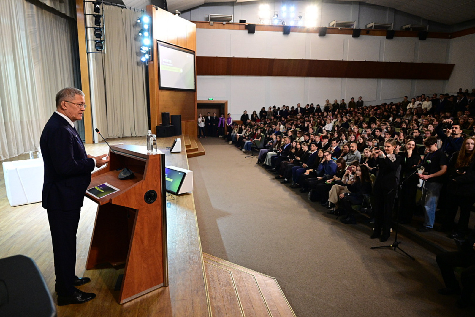 Радий Хабиров встретился со студентами московских вузов–родом из Башкортостана