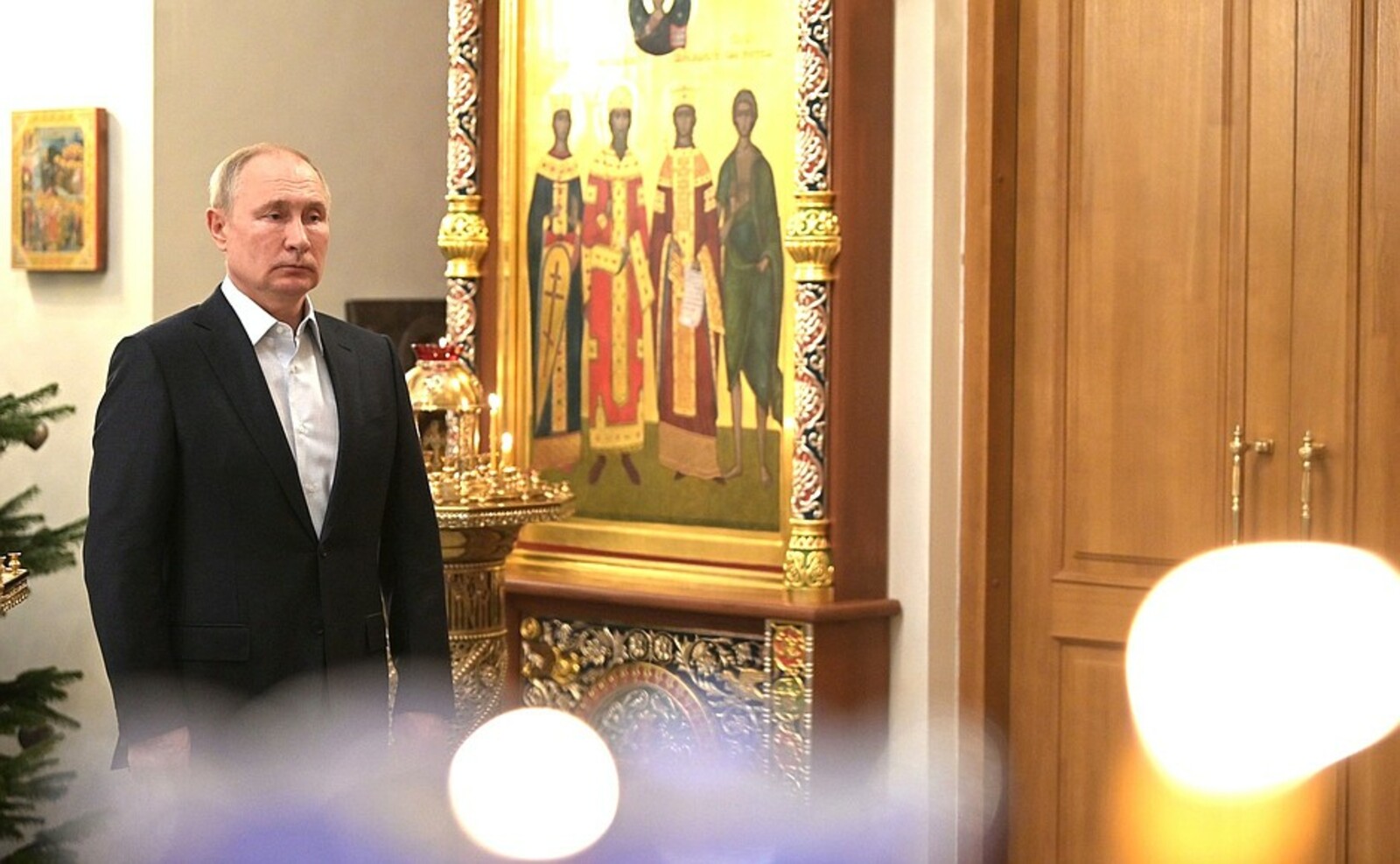 В. Путин поздравил православных христиан, всех граждан России, празднующих Рождество Христово