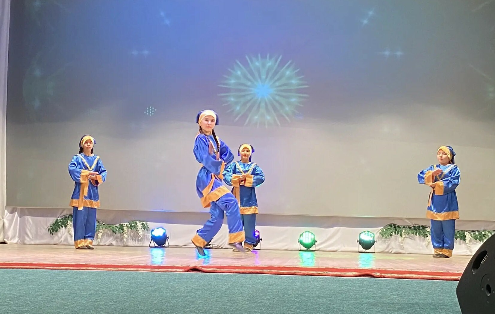 Фото и видеорепортаж с праздничного концерта к 8 марта