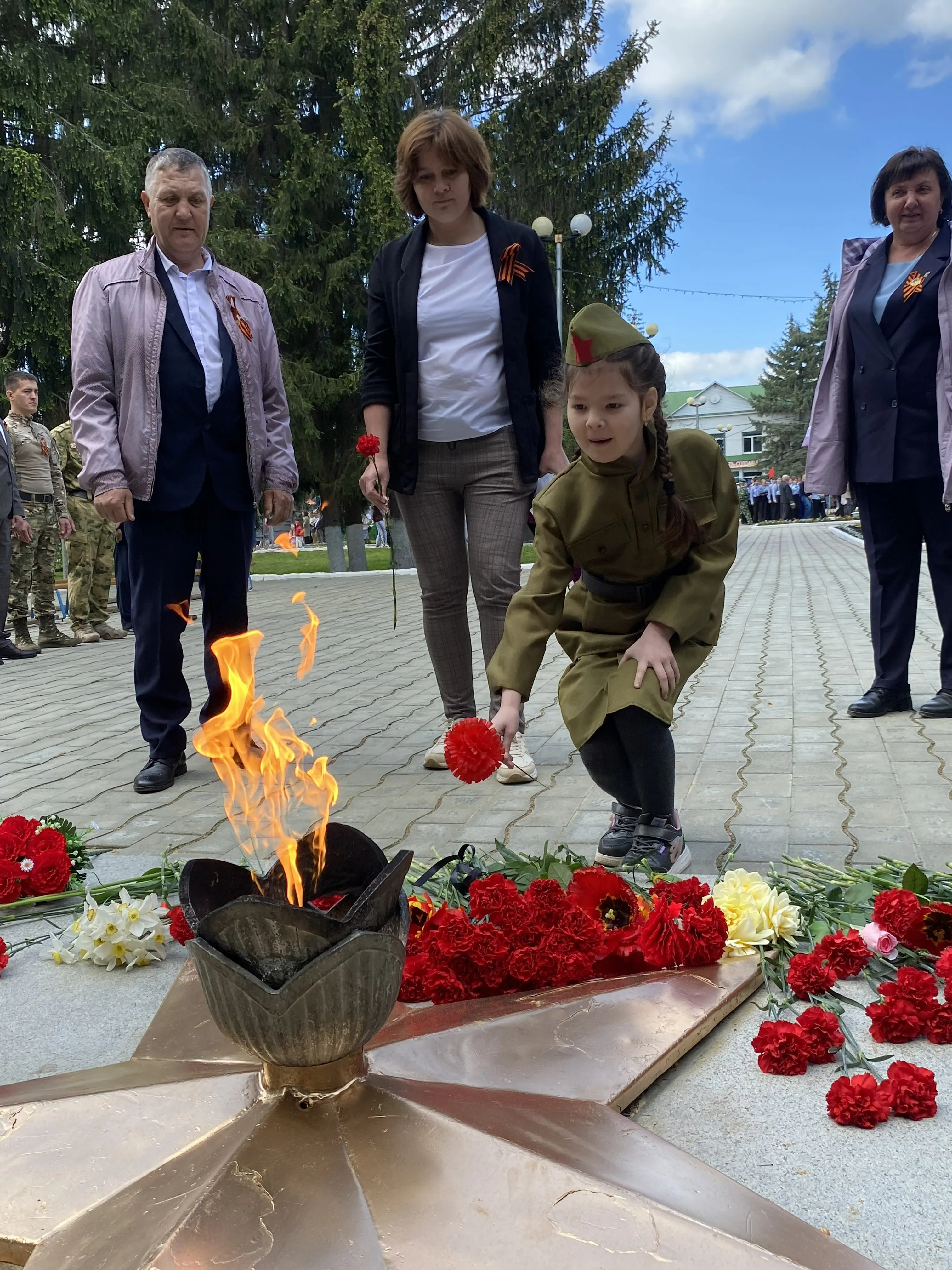 Победа, которую мы не забудем. Фоторепортаж. Возложение.
