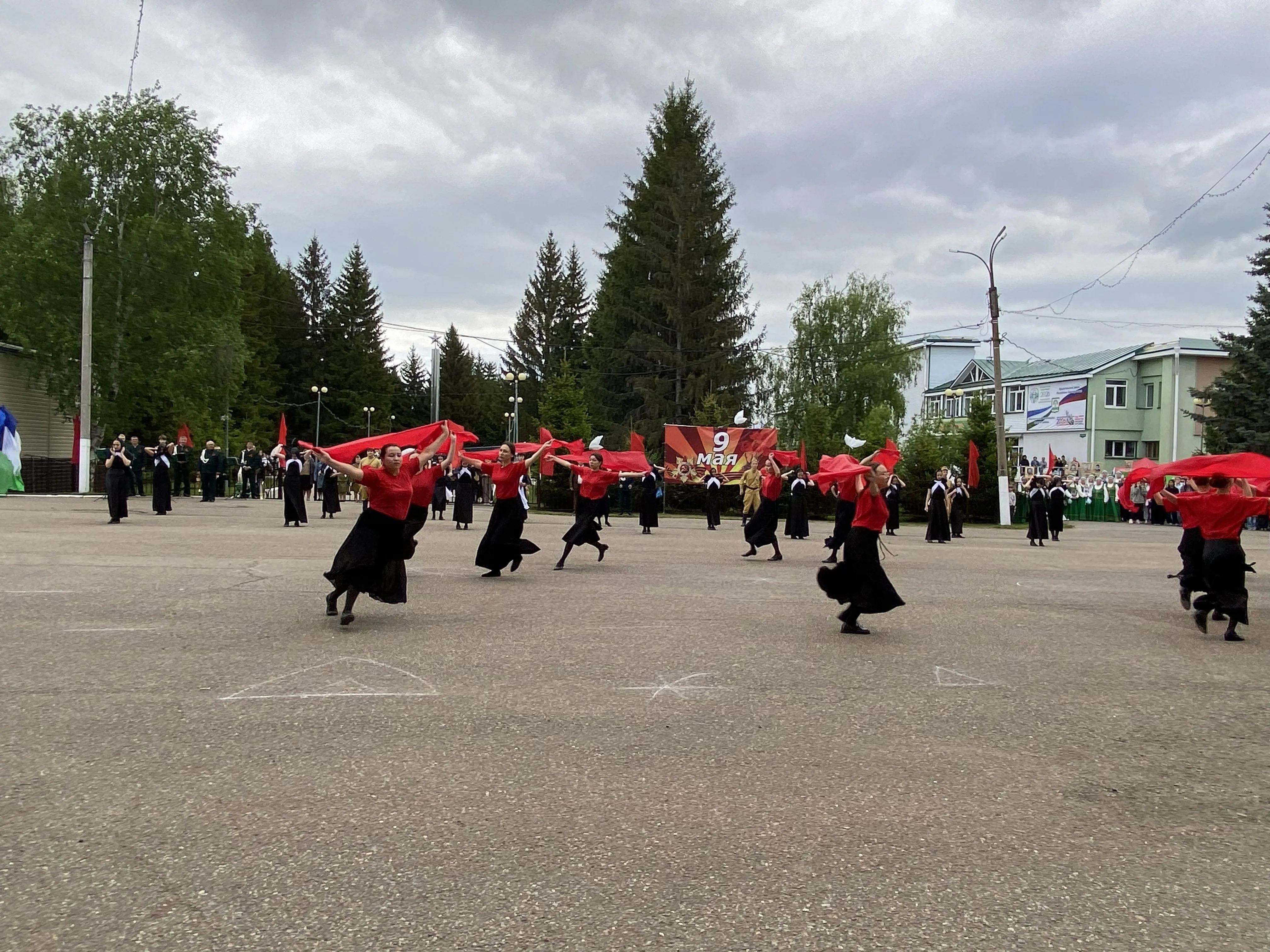 Победа, которую мы не забудем.Фоторепортаж.Театрализованное представление и марш