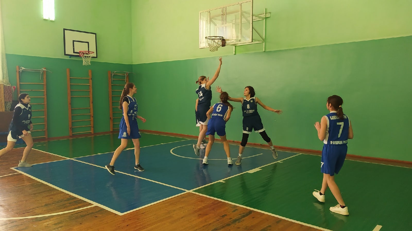 Районные соревнования по баскетболу выявили лучших среди женских команд