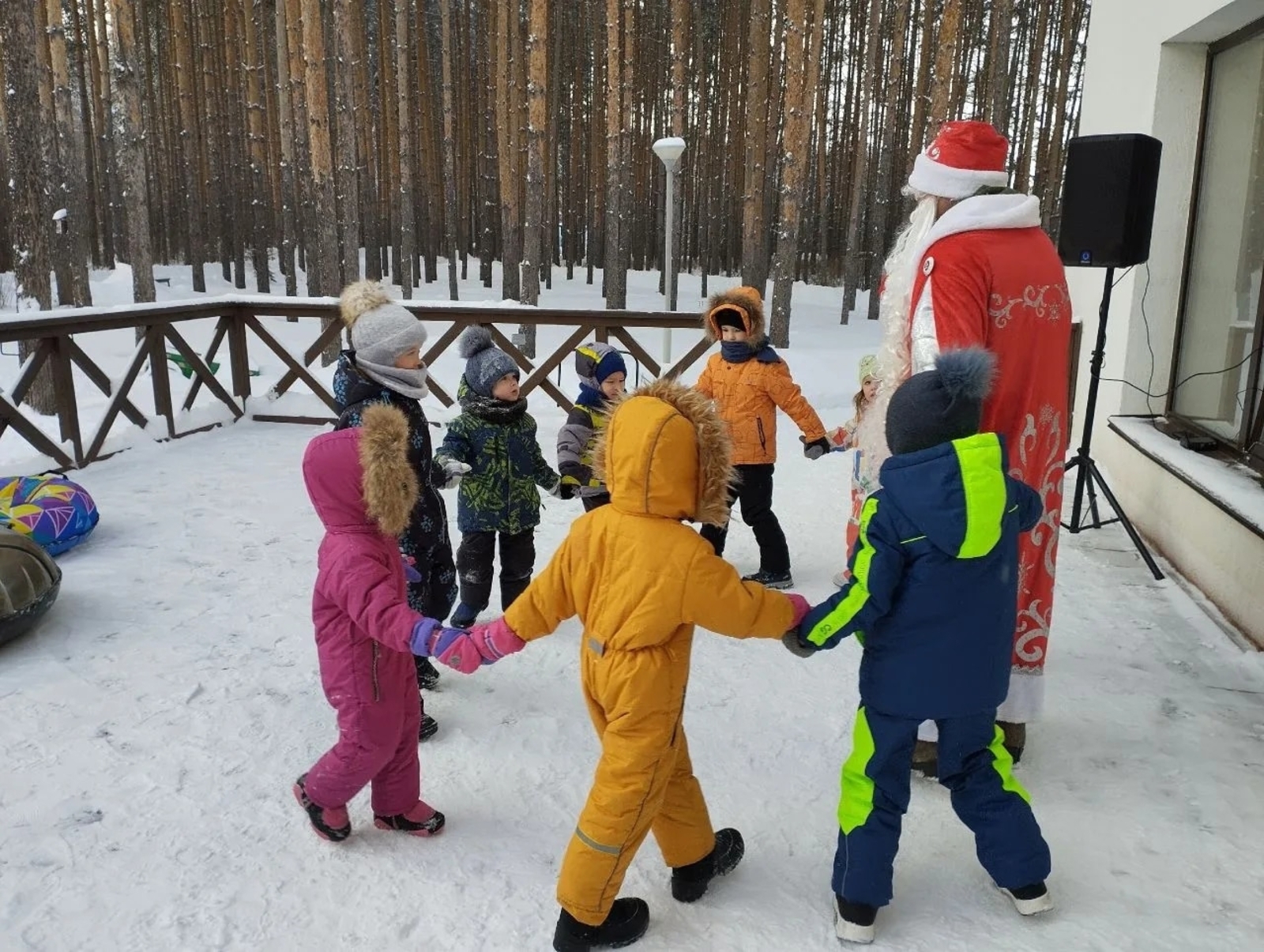 В каждом кадре – тепло сердец: в МОБУ СОШ №1 проходит фотоакция