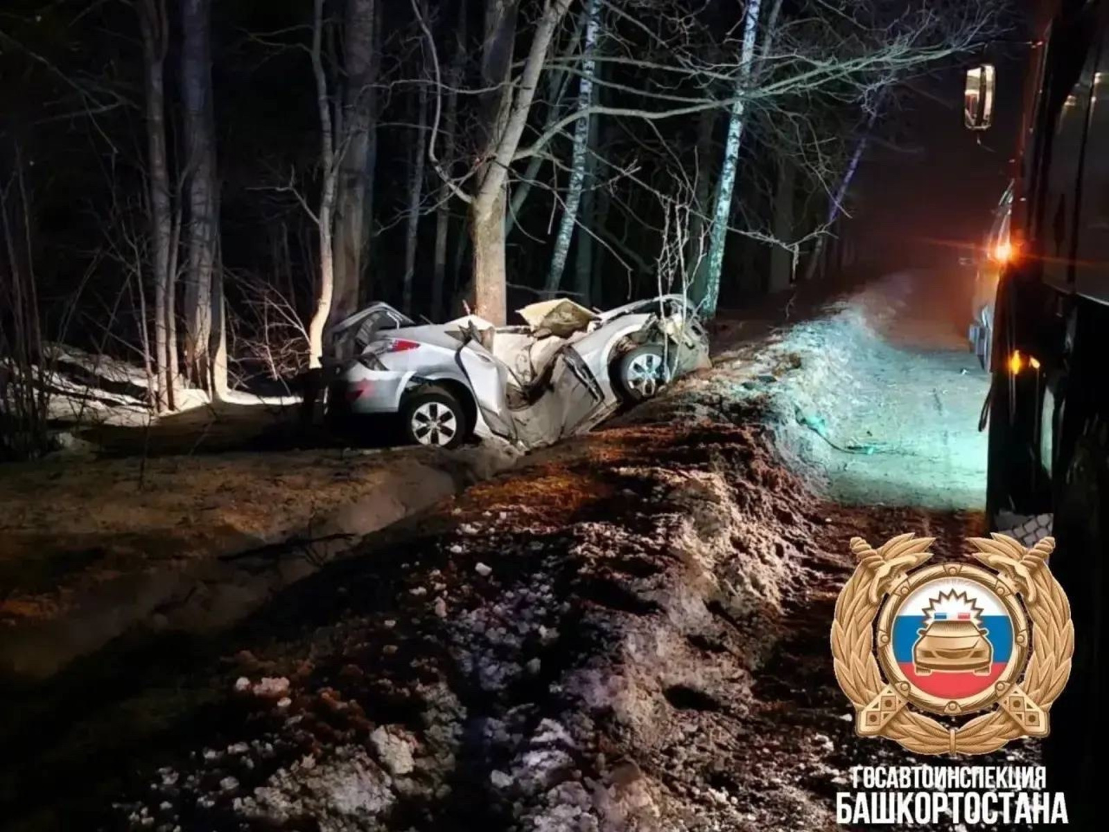 Водитель не справился с управлением и совершил тяжелое ДТП