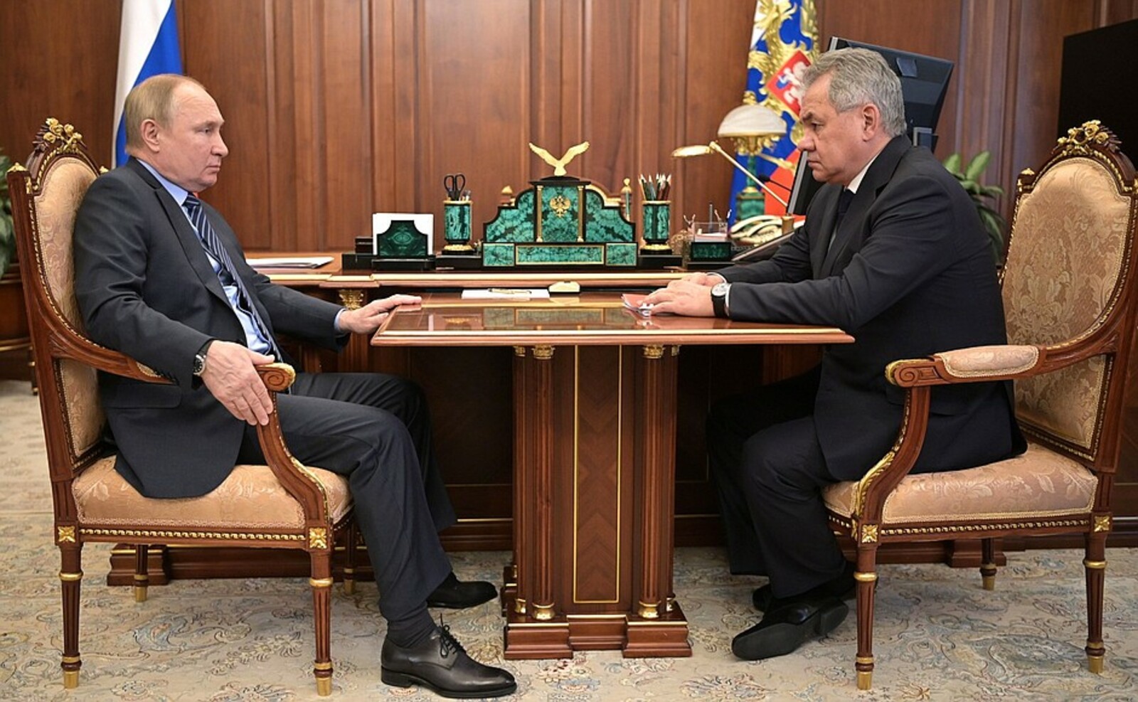 Президент провёл рабочую встречу с Министром обороны Сергеем Шойгу