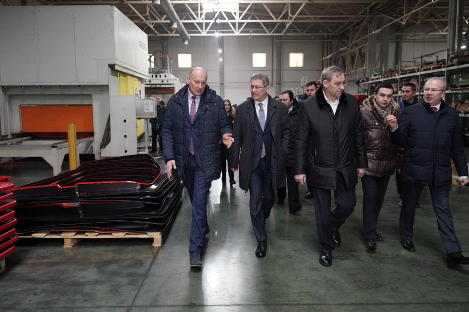 Радий Хабиров посетил в Беларуси производственные площадки холдинга «АМКОДОР»