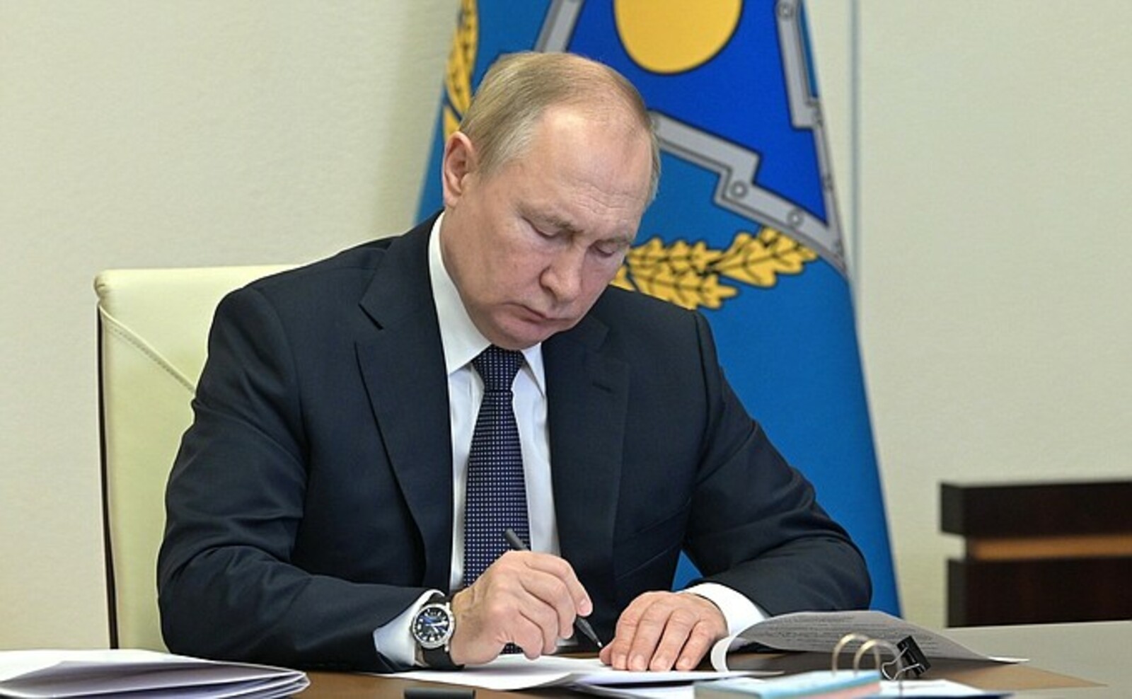 В. Путин принял участие во внеочередной сессии Совета коллективной безопасности ОДКБ (Организации Договора о коллективной безопасности)