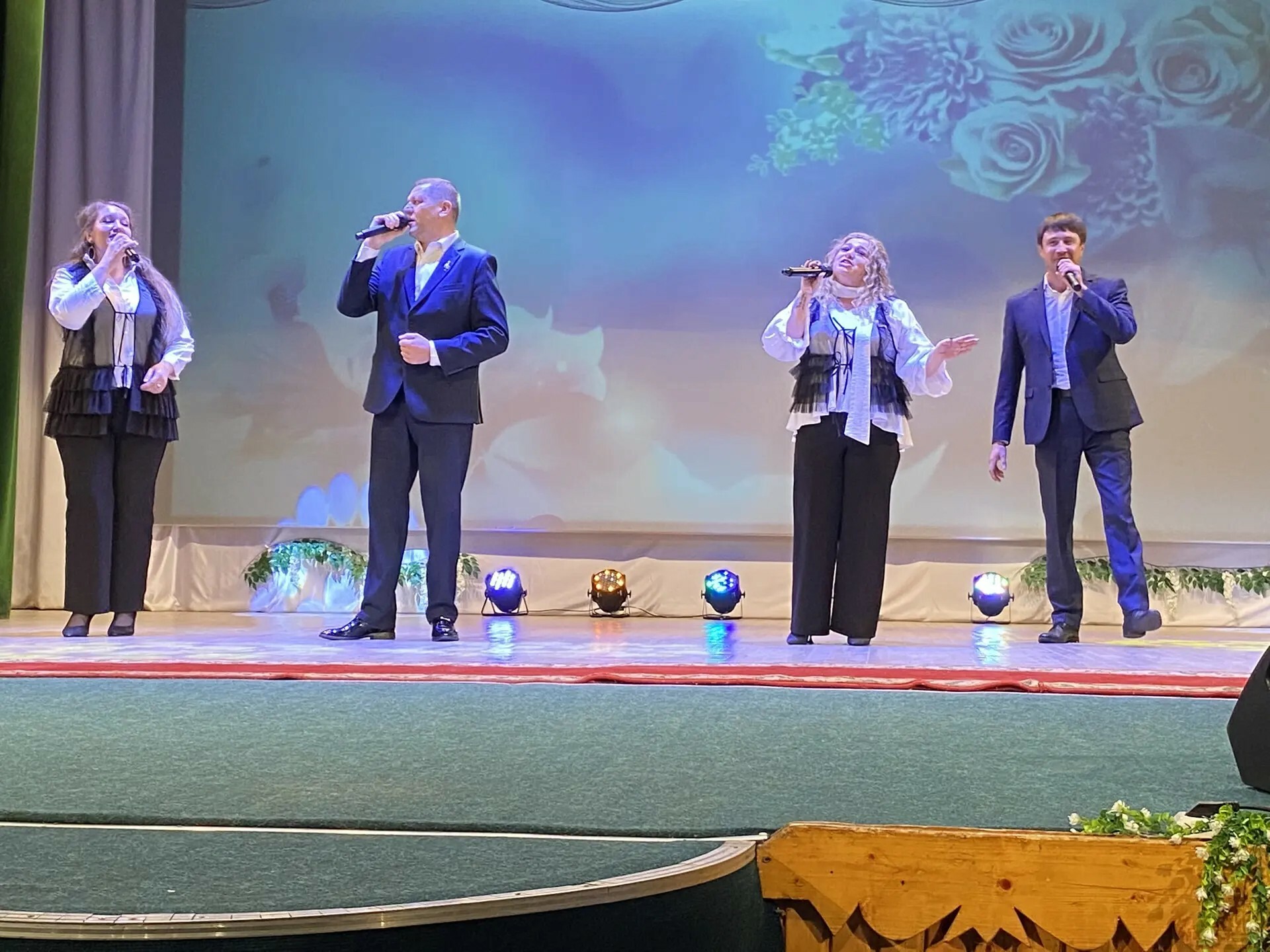 Фото и видеорепортаж с праздничного концерта к 8 марта