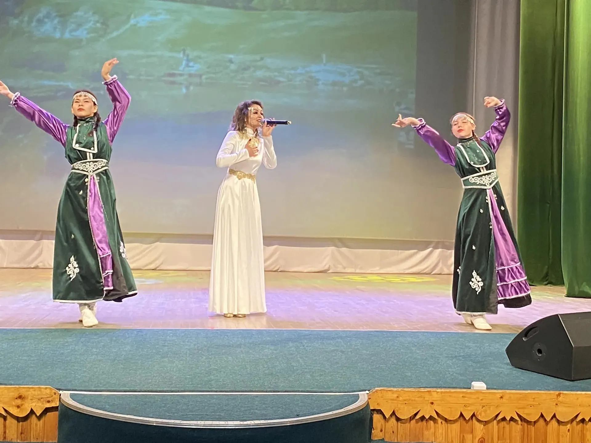 Сердца, полные гордости и надежды