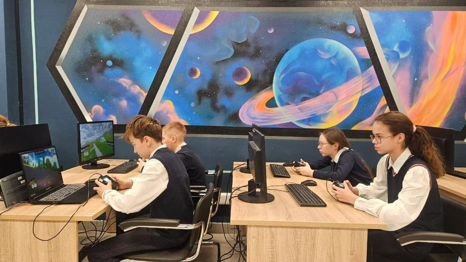 «Неделя космоса» в Уфимском кампусе: путь к звездам начинается здесь